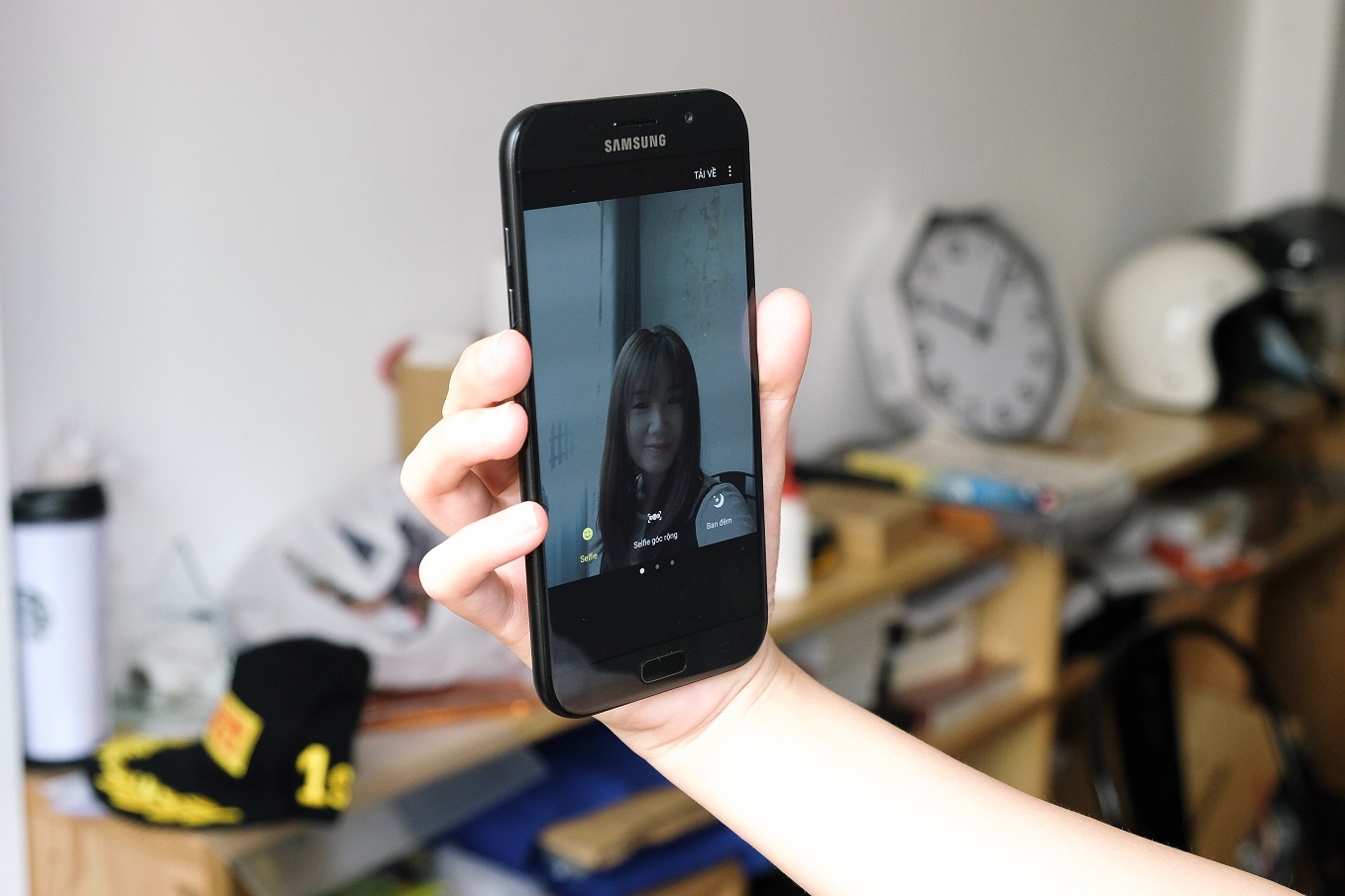 Galaxy A (2017) anh 1