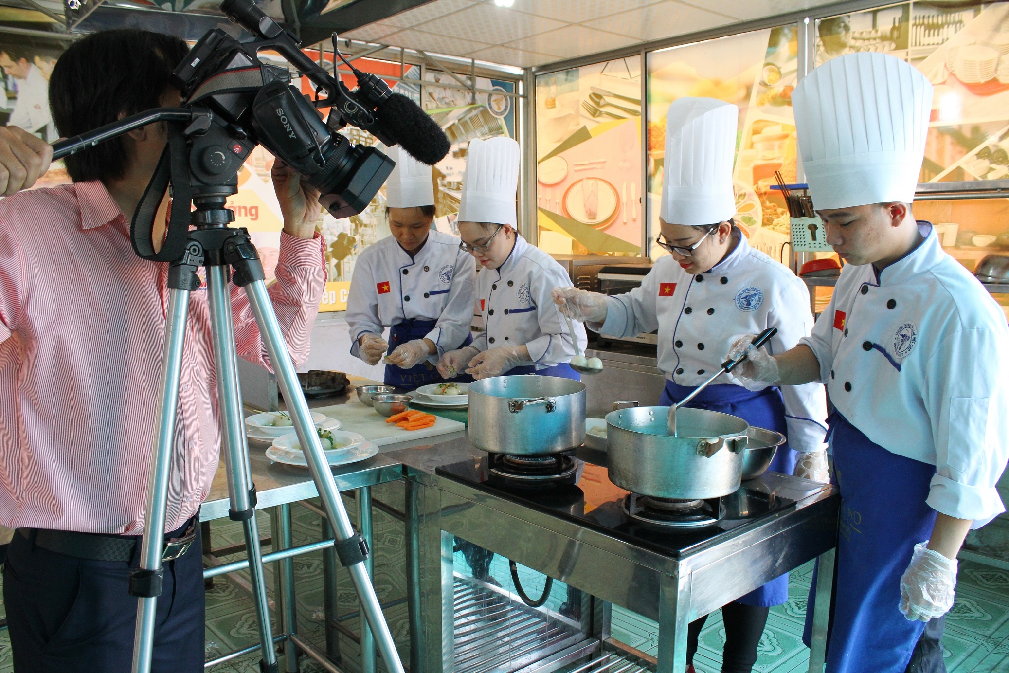 Truong Trung cap nghe Viet Giao anh 3