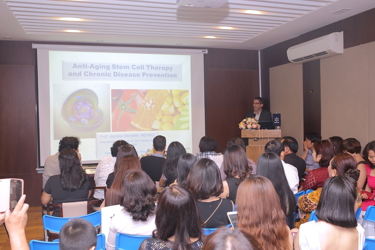 Benh vien tham my Emcas anh 4