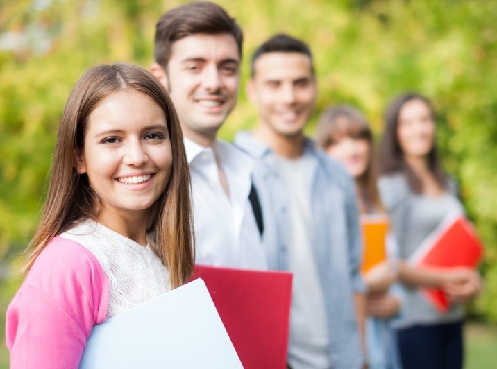 Sinh vien chon khoi nganh kinh te: Co hoi va thach thuc hinh anh