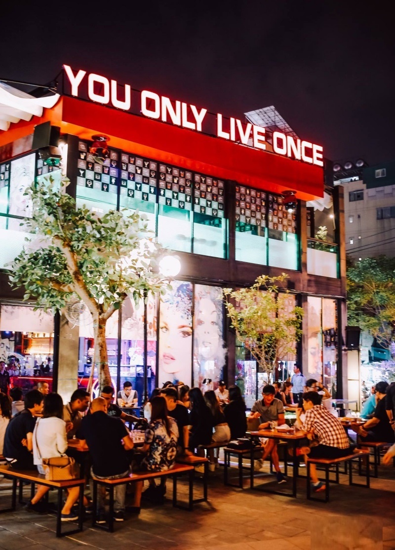 YOLO Pub & Cafe anh 10