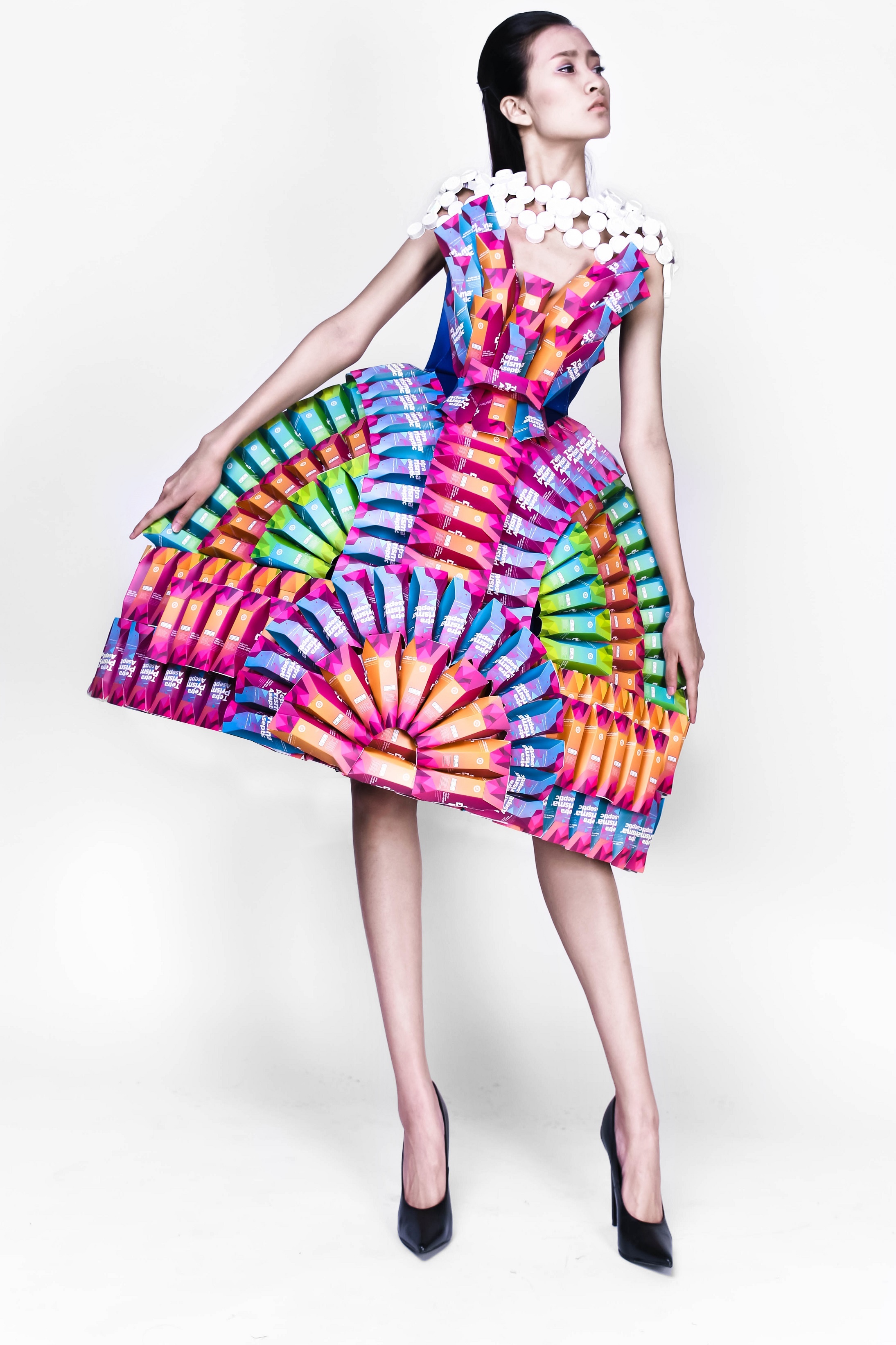 Hop giay da dien anh 2