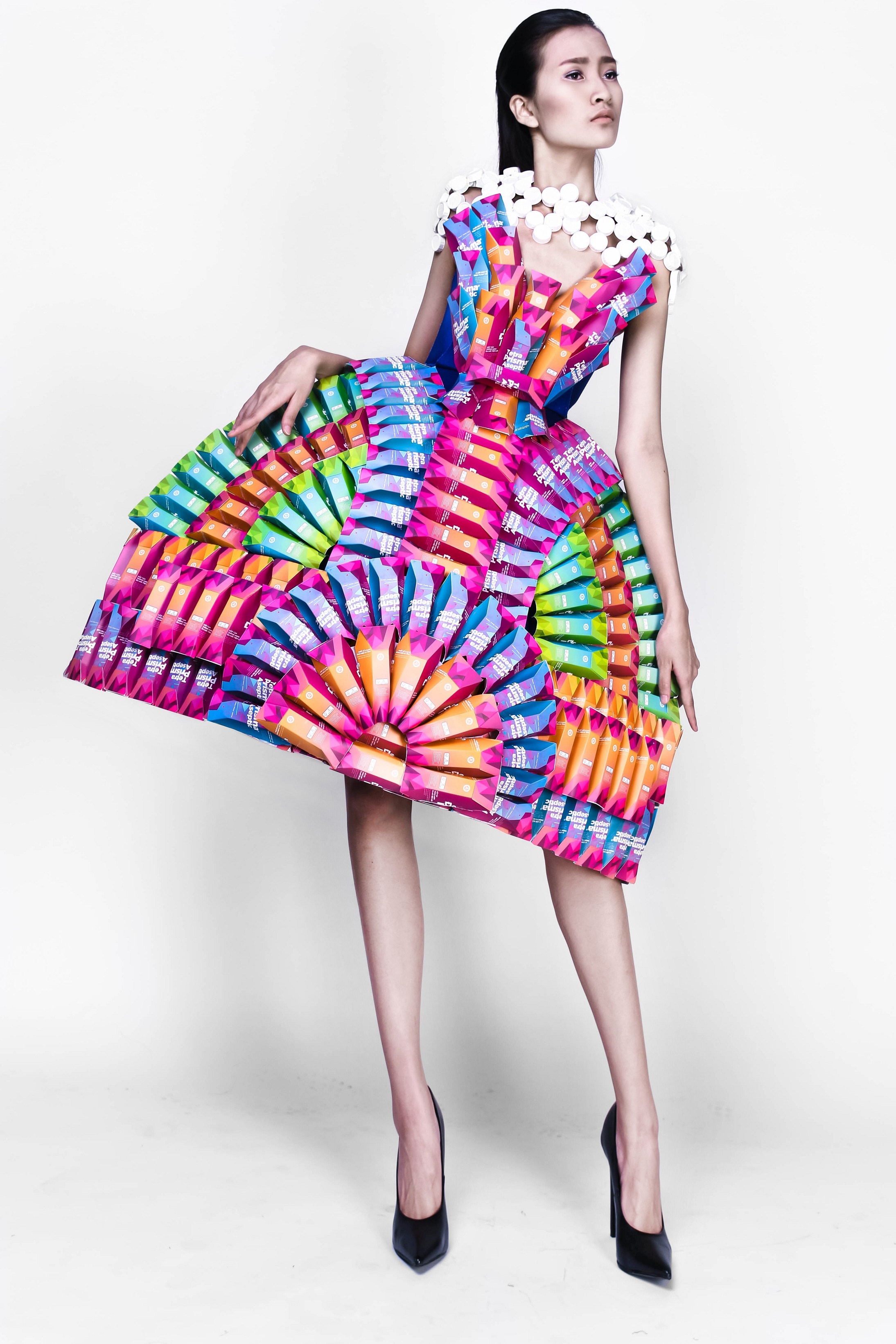 Hop giay da dien anh 5