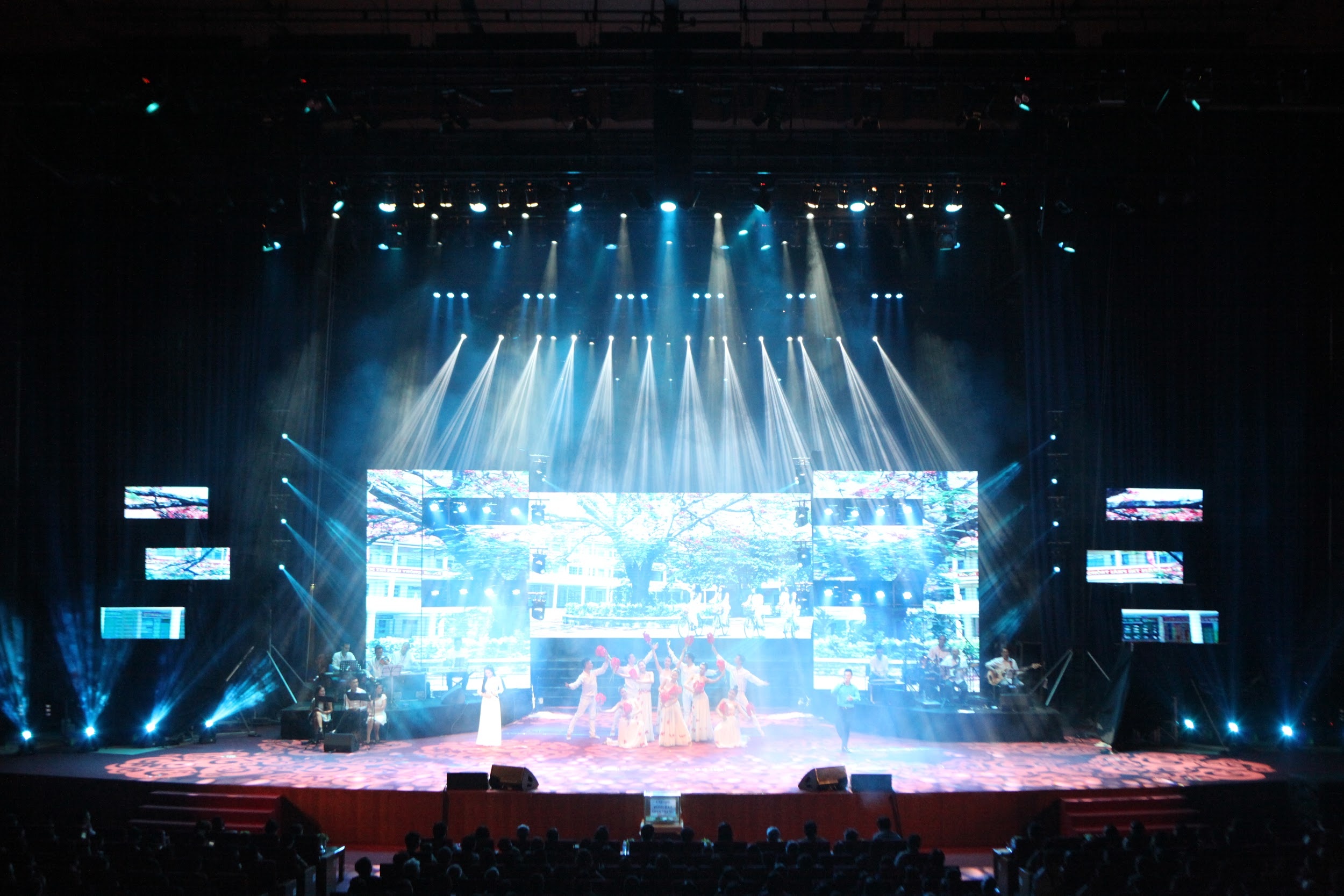 PEGA ra mat xe tai Trung tam Hoi nghi Quoc gia anh 4