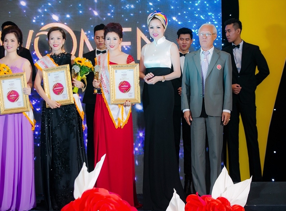 Bong hong quyen luc 2017 anh 6