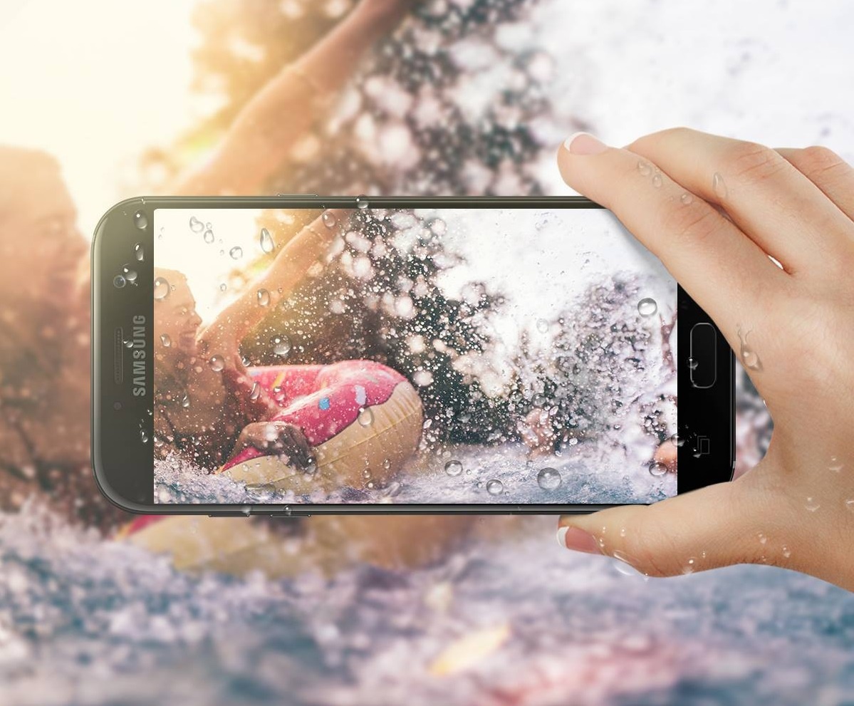 kha nang chong nuoc cua Galaxy A 2017 anh 5