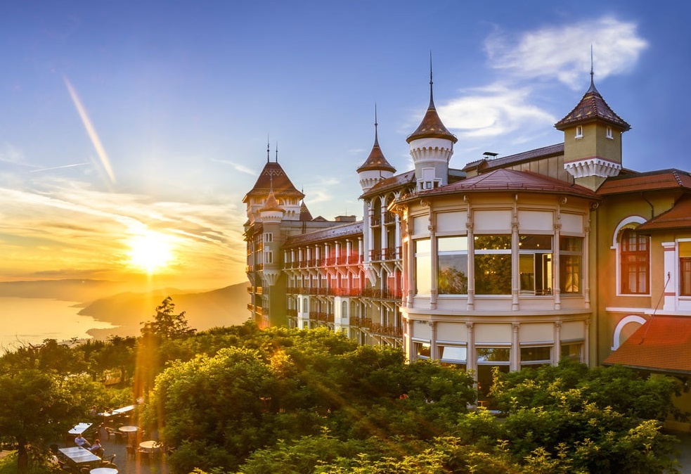 Nhung uu diem khi hoc quan tri khach san tai Thuy Si hinh anh