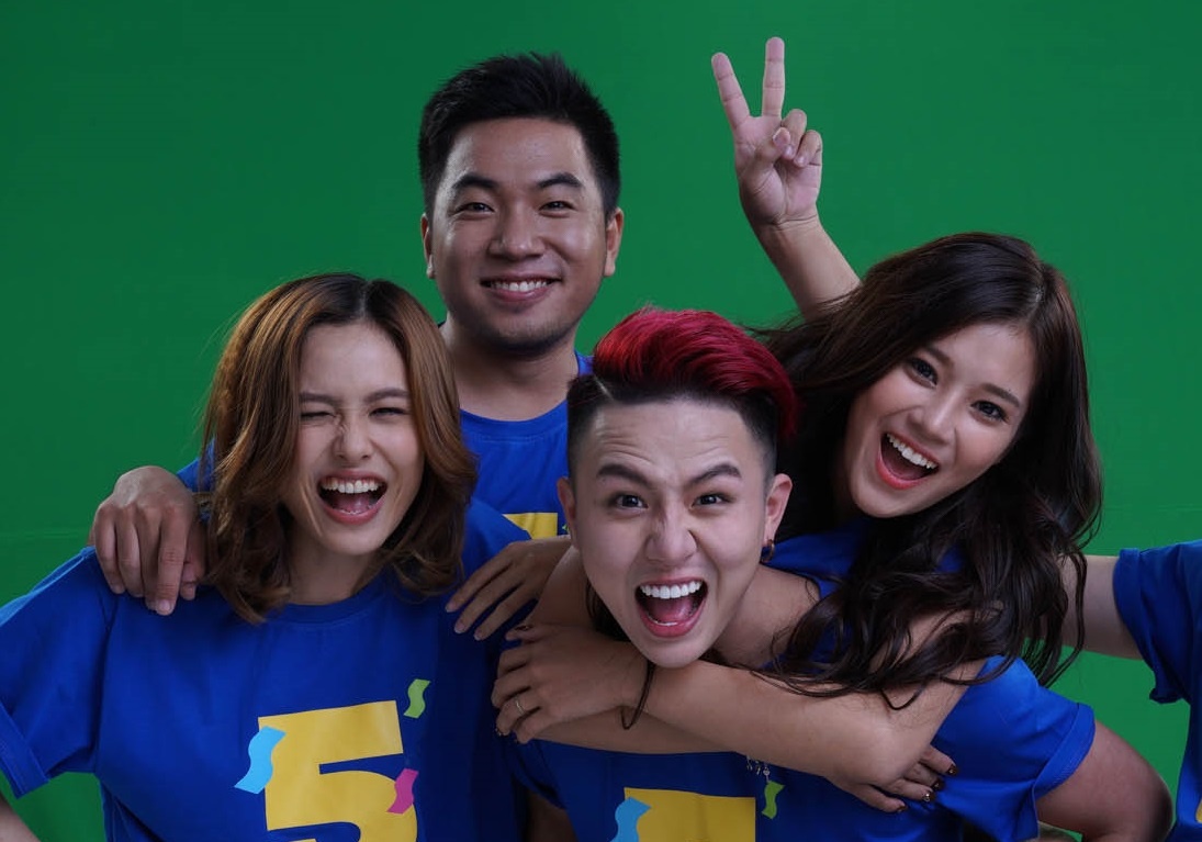 Duy Khanh Zhou Zhou tro lai day nang luong voi bo anh moi hinh anh