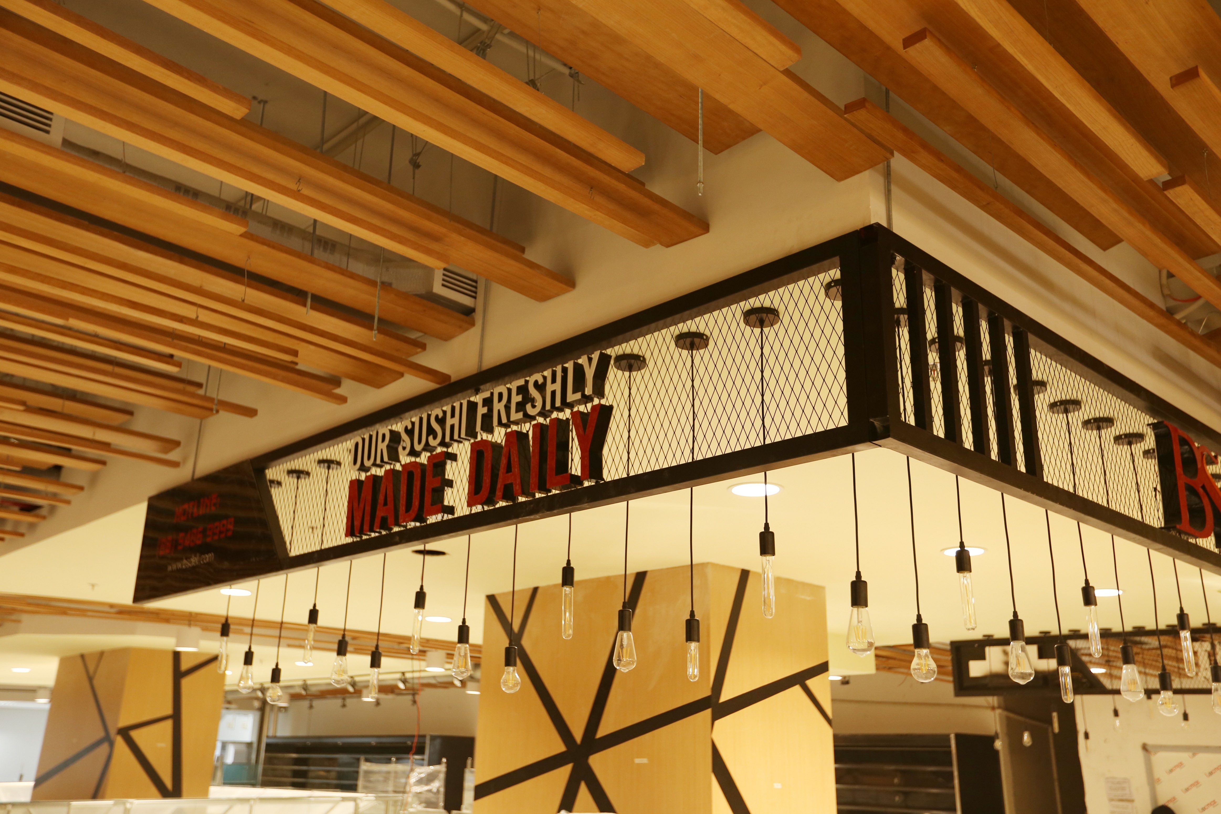 khai truong trung tam thuong mai tai quan 3 anh 3