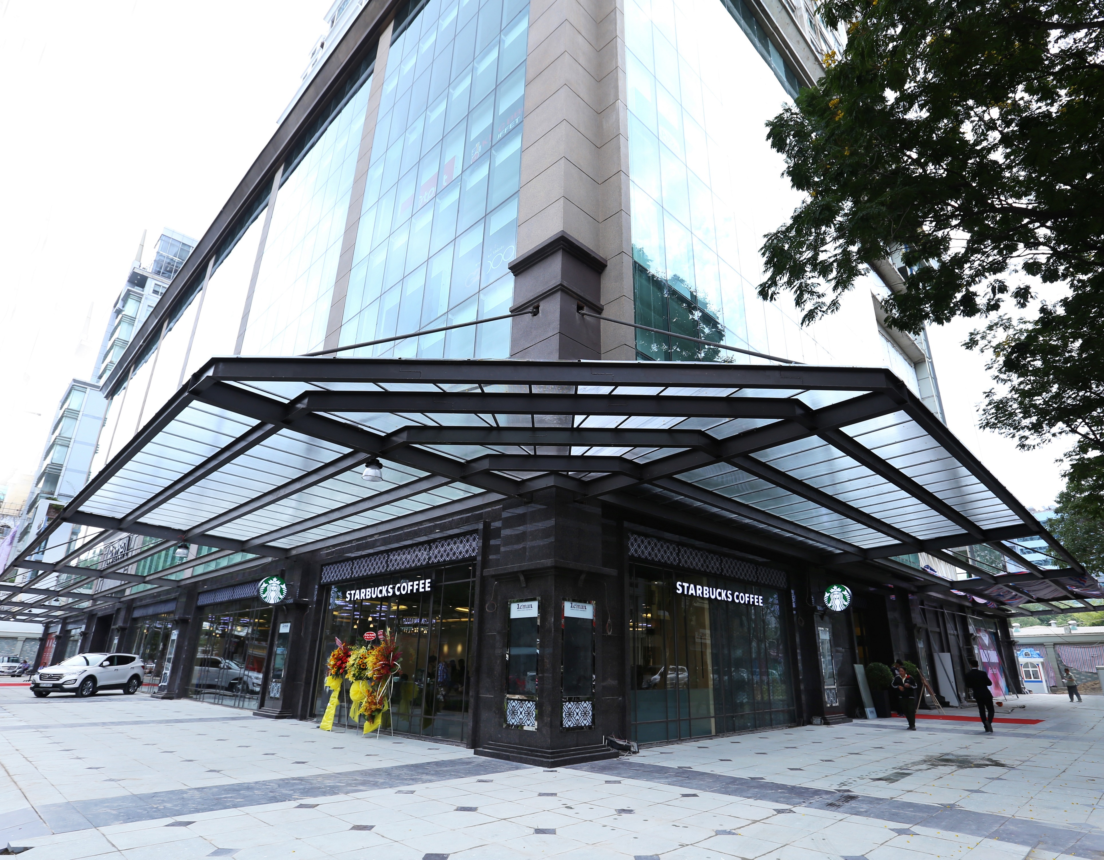 khai truong trung tam thuong mai tai quan 3 anh 1