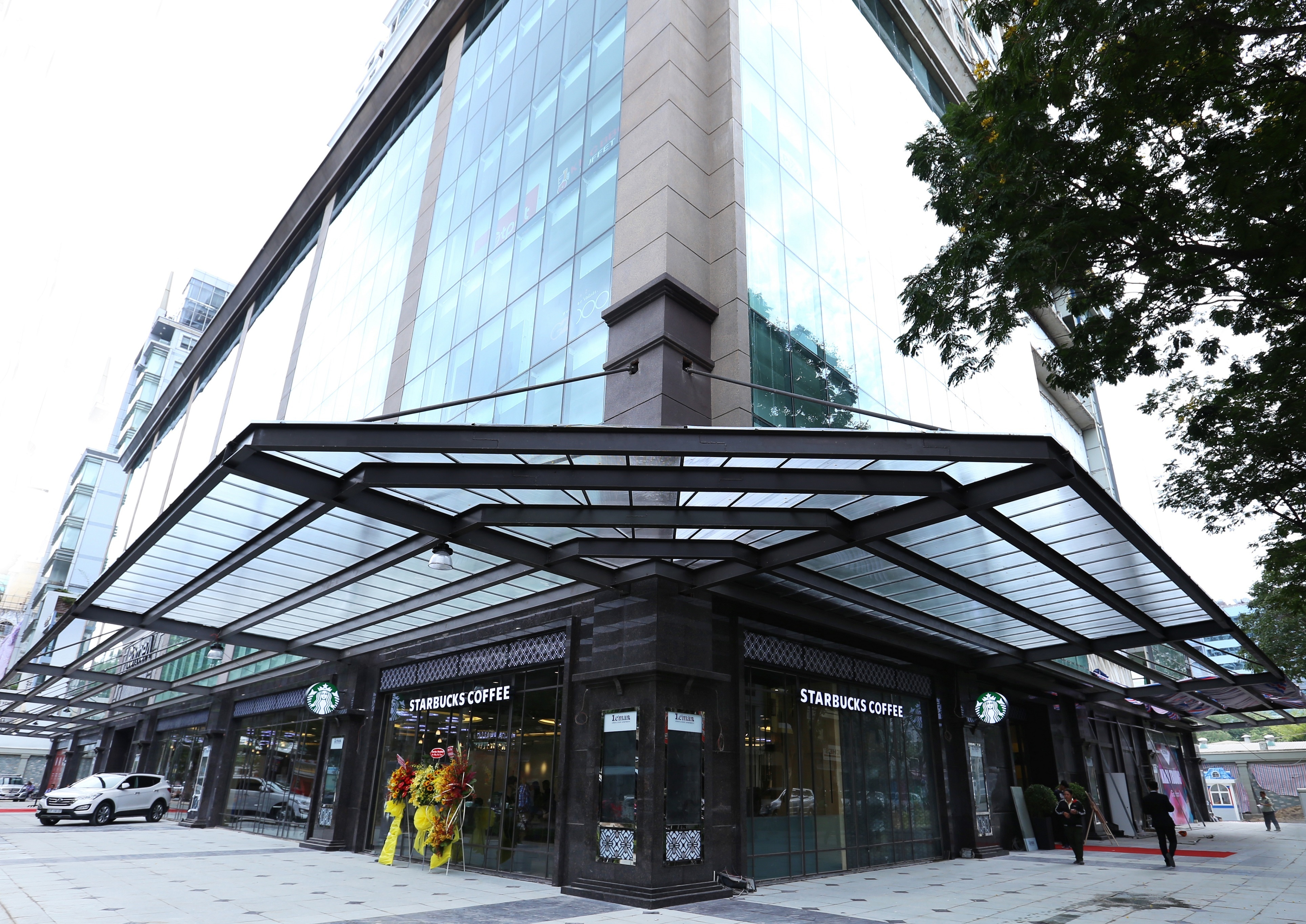 Khai truong trung tam thuong mai hien dai dau tien tai quan 3 TP.HCM hinh anh