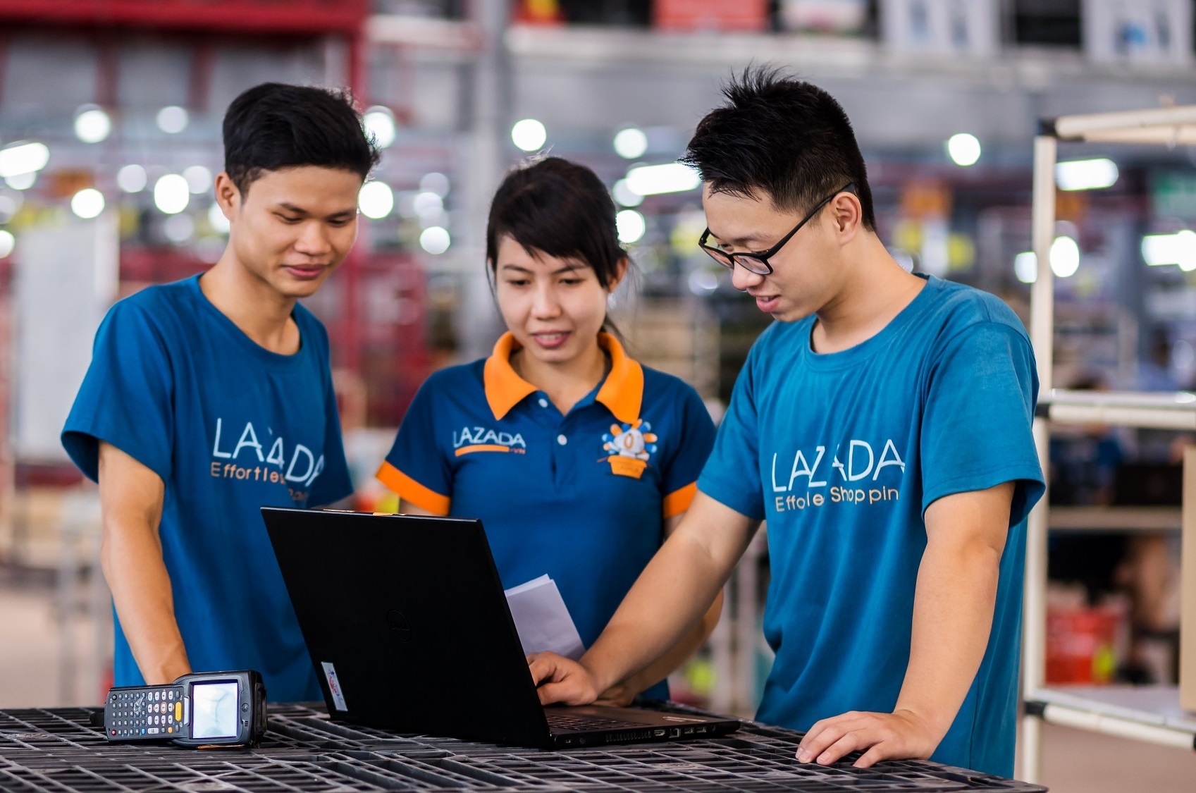 Lazada tham vong thong linh thi truong thuong mai dien tu hinh anh