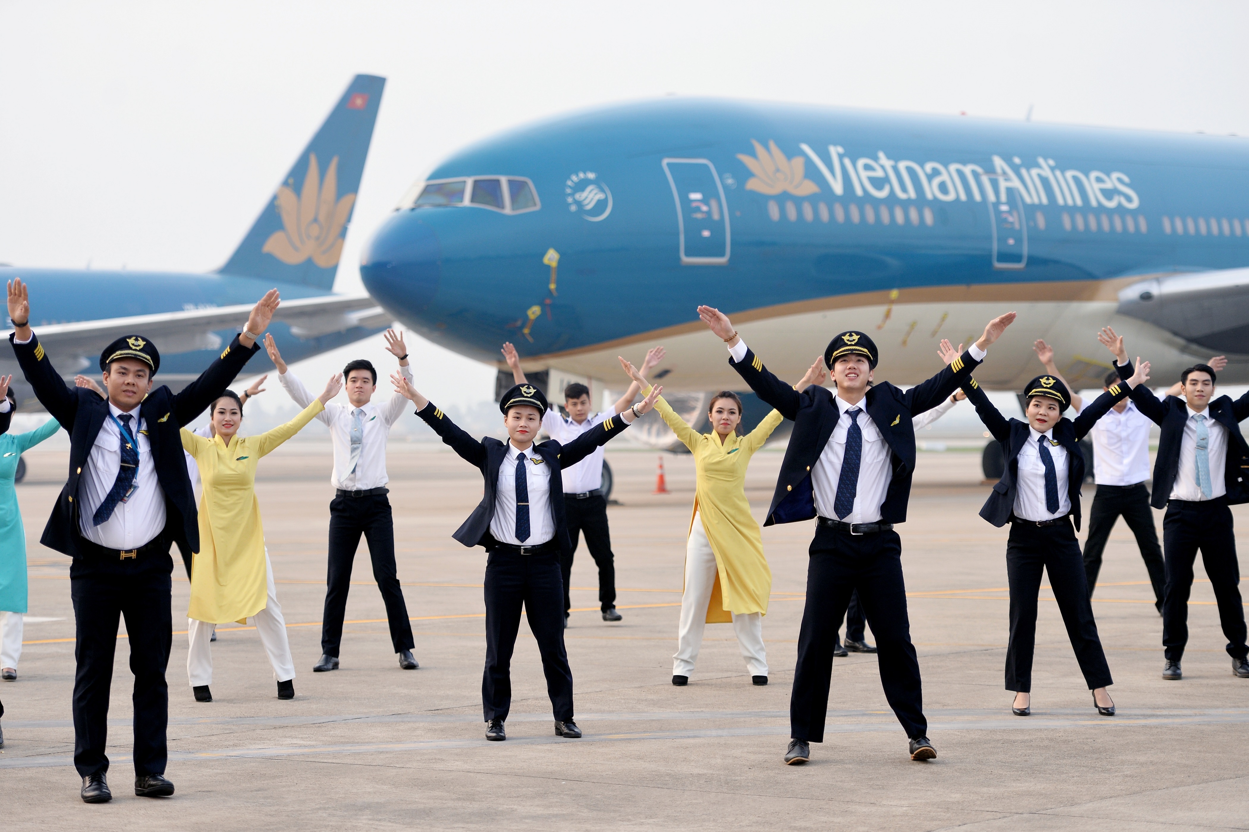 hau truong MV Bay len Viet Nam anh 6