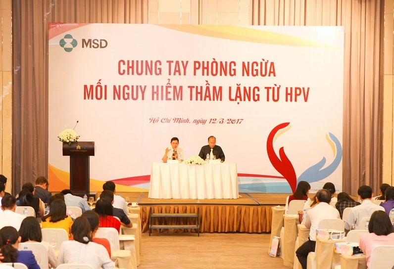 Tiem vaccin la bien phap hieu qua de phong chong HPV hinh anh