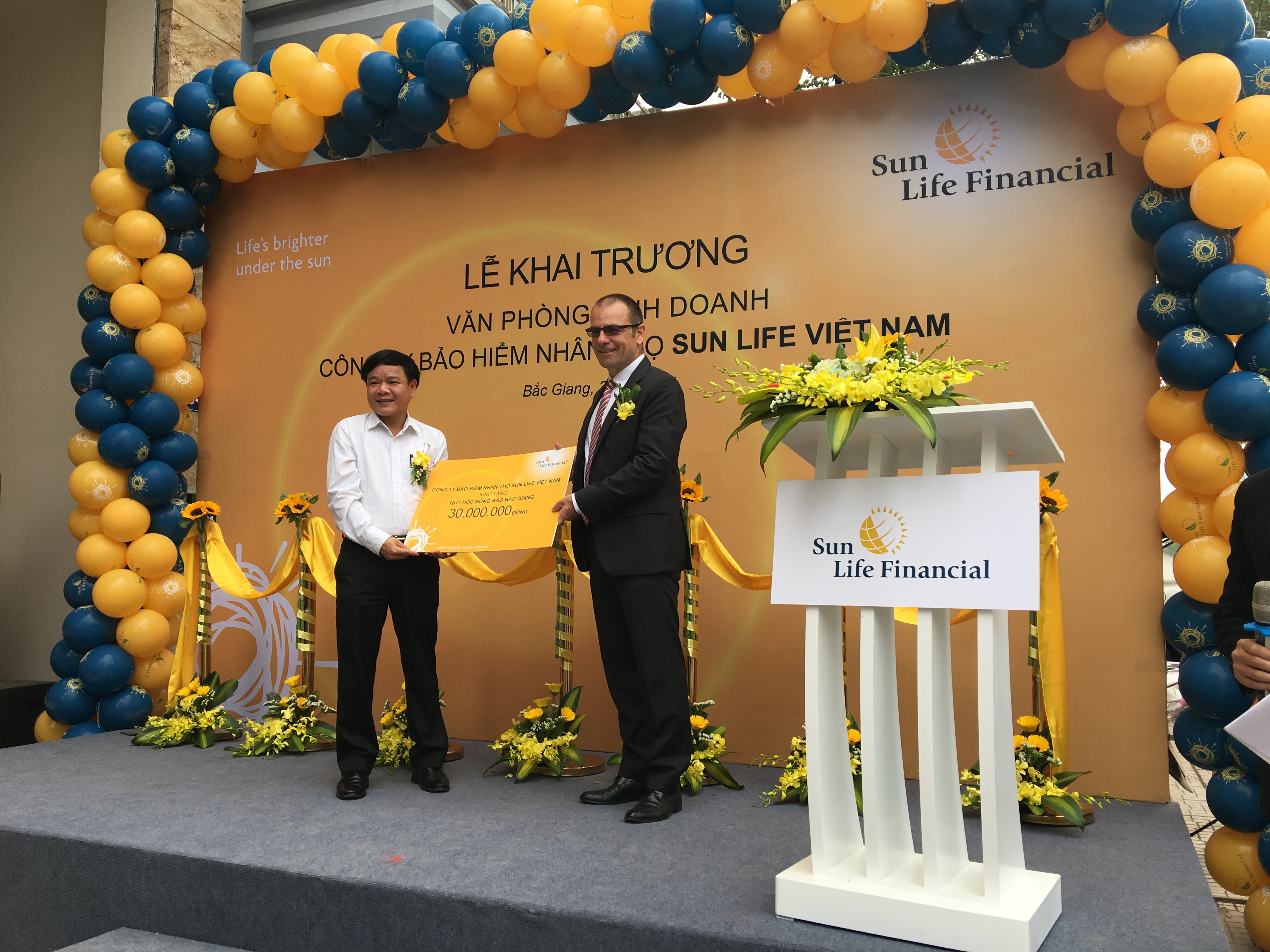 Sun Life Viet Nam anh 1