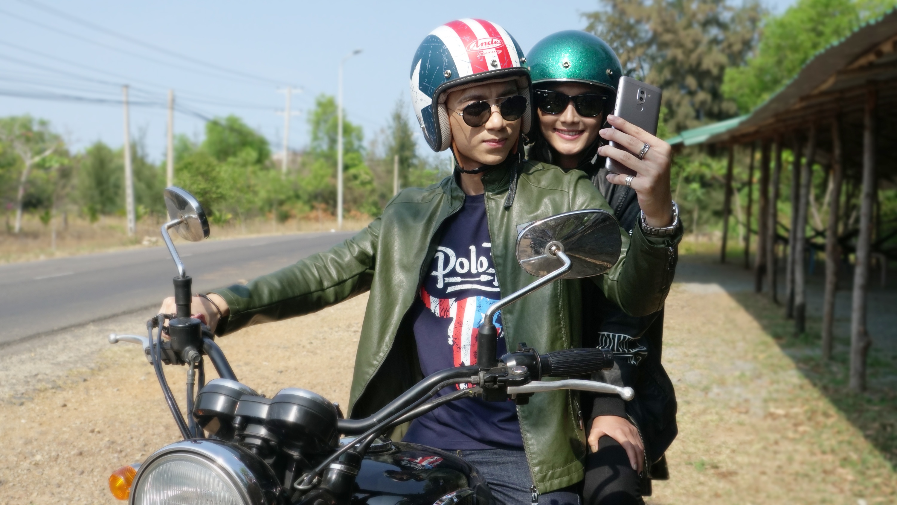 Soobin Hoàng Sơn chụp ảnh 'bạn gái' trên biển ảnh 6 Soobin Hoang Son chup anh 'ban gai' tren bien anh 6