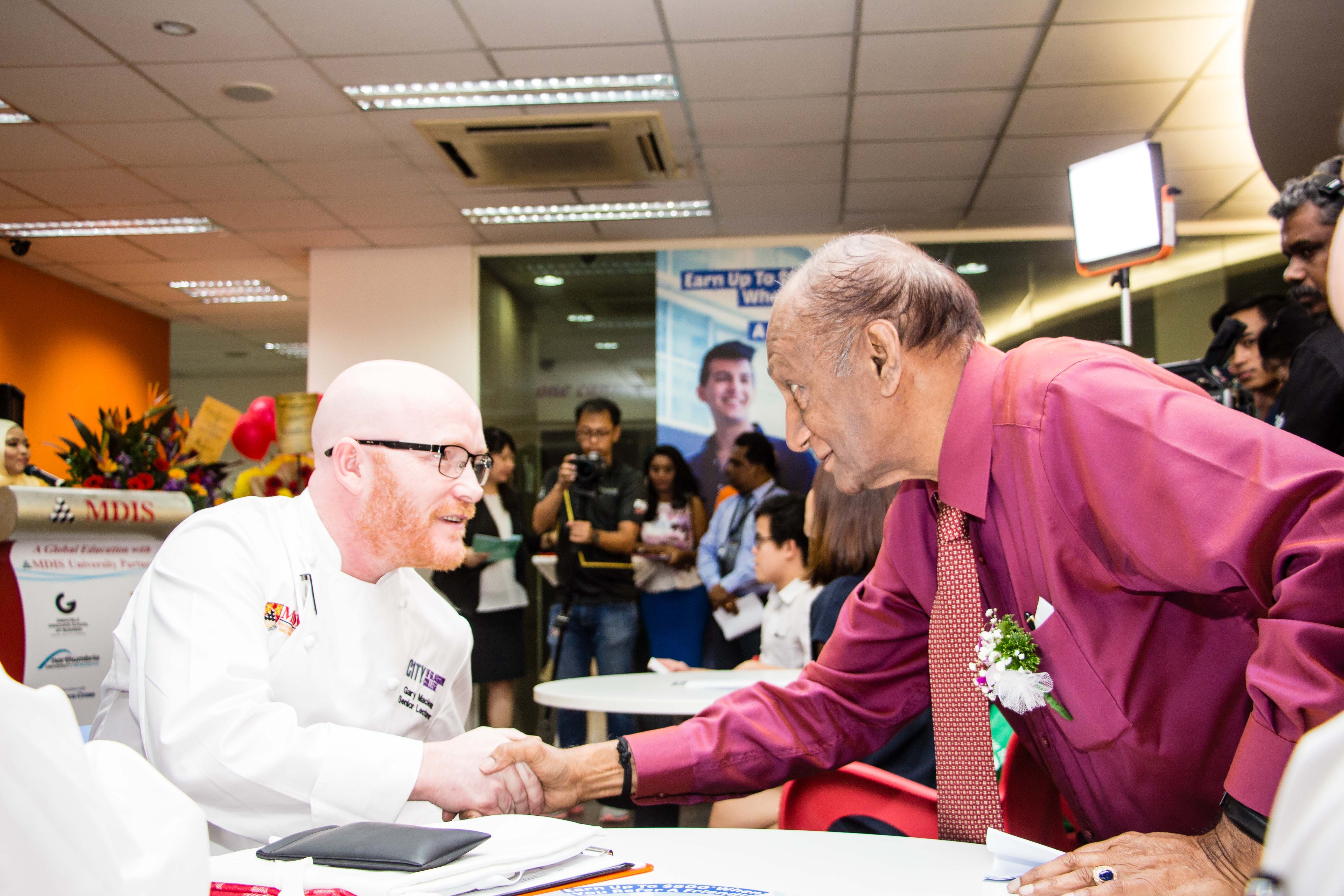 Hoc vien Phat trien Quan ly Singapore anh 2