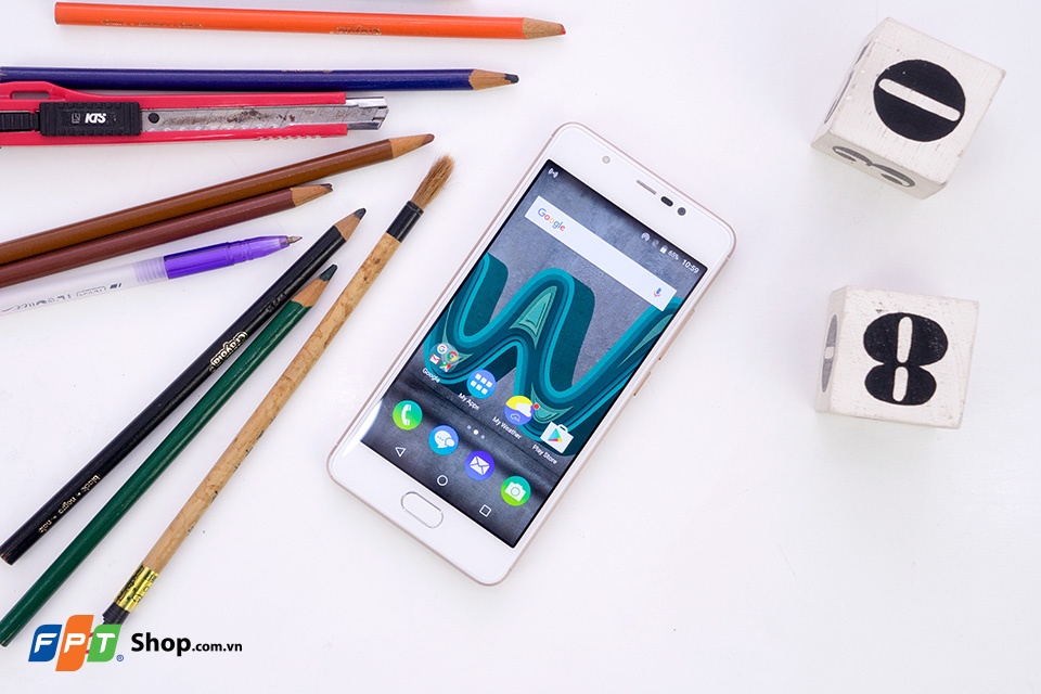 Chon mua Wiko U Feel Go tai FPT Shop, nhan ngay Smart-Band Wimate hinh anh