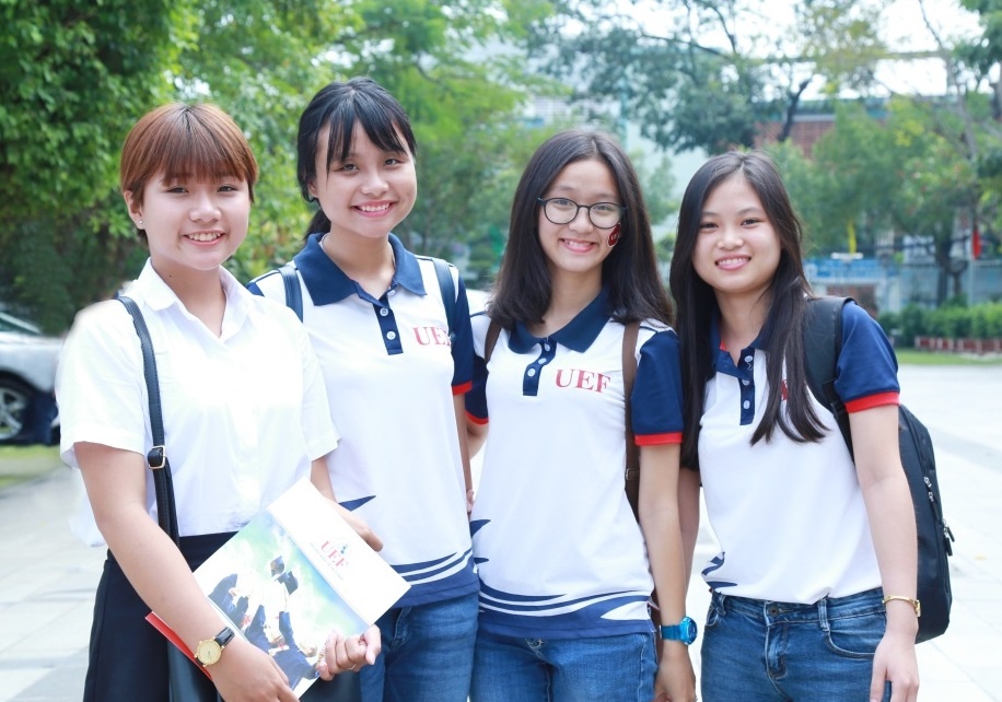 Nganh quan he cong chung hap dan nhieu thi sinh ung tuyen hinh anh