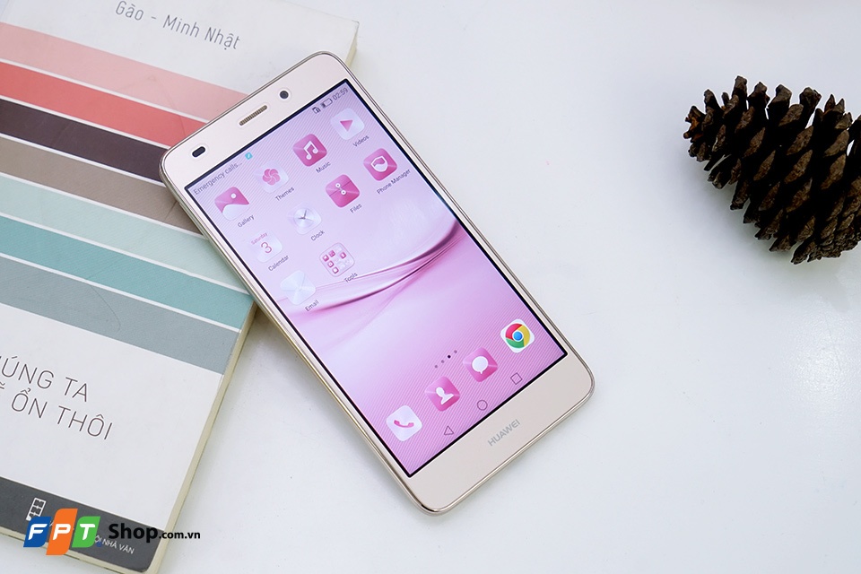 Mua dien thoai Huawei tai FPT Shop, nhan combo phu kien tien ich hinh anh