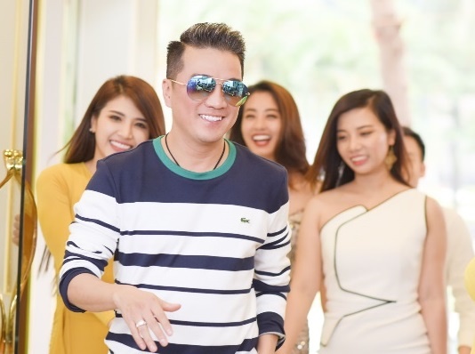 Dam Vinh Hung, Duong Trieu Vu cung hoc tro di lam dep hinh anh