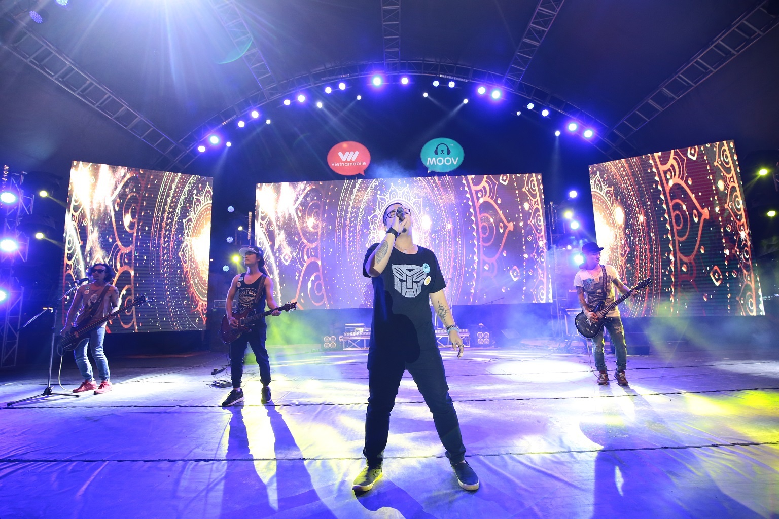 Microwave, The Beats hoa minh cung 3.000 ban tre Da Nang hinh anh