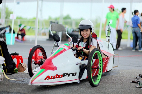 Chung ket cuoc thi Lai xe sinh thai - Tiet kiem nhien lieu Honda 2017 hinh anh