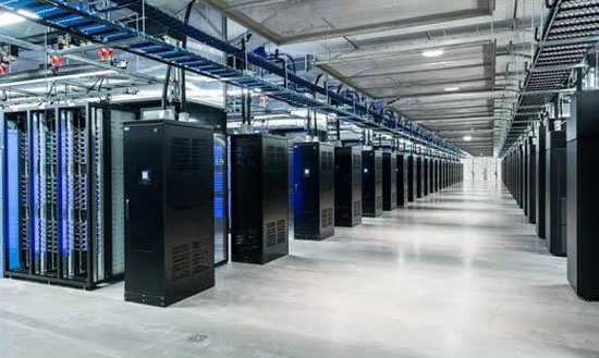 DN can can nhac gi khi chon dich vu thue ngoai Data Center? hinh anh