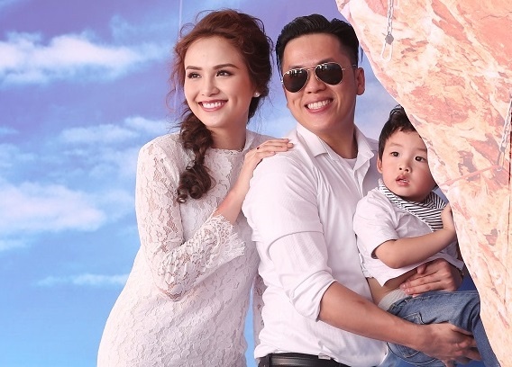 Diem Huong khoe con trai khau khinh trong su kien hinh anh