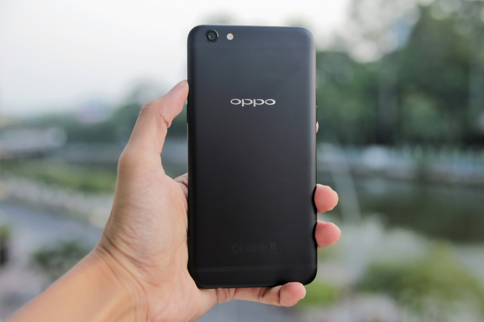 Oppo F3 Plus den nham anh 4