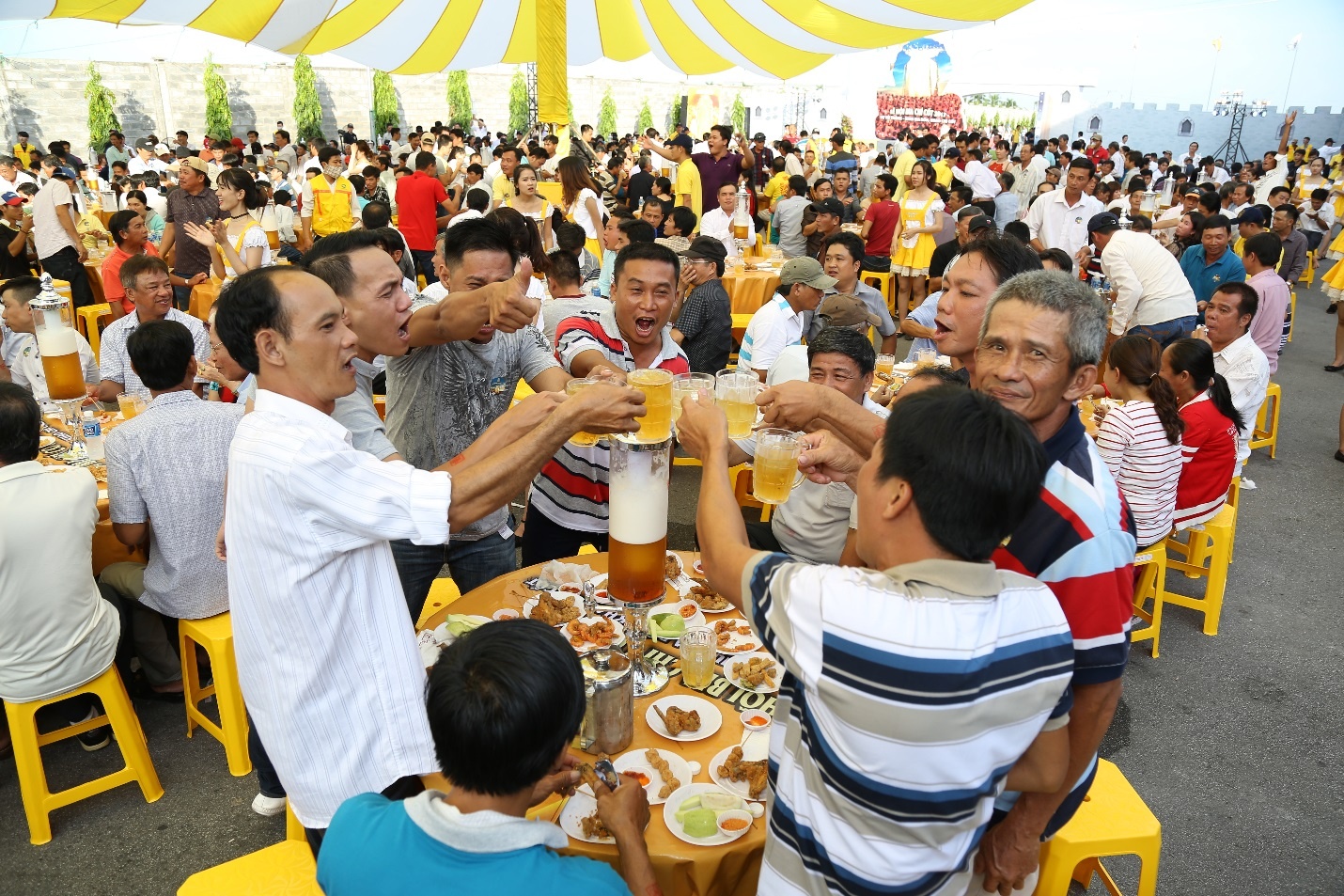 Lễ hội bia chí cốt 2017 ảnh 4 Le hoi bia chi cot 2017 anh 4