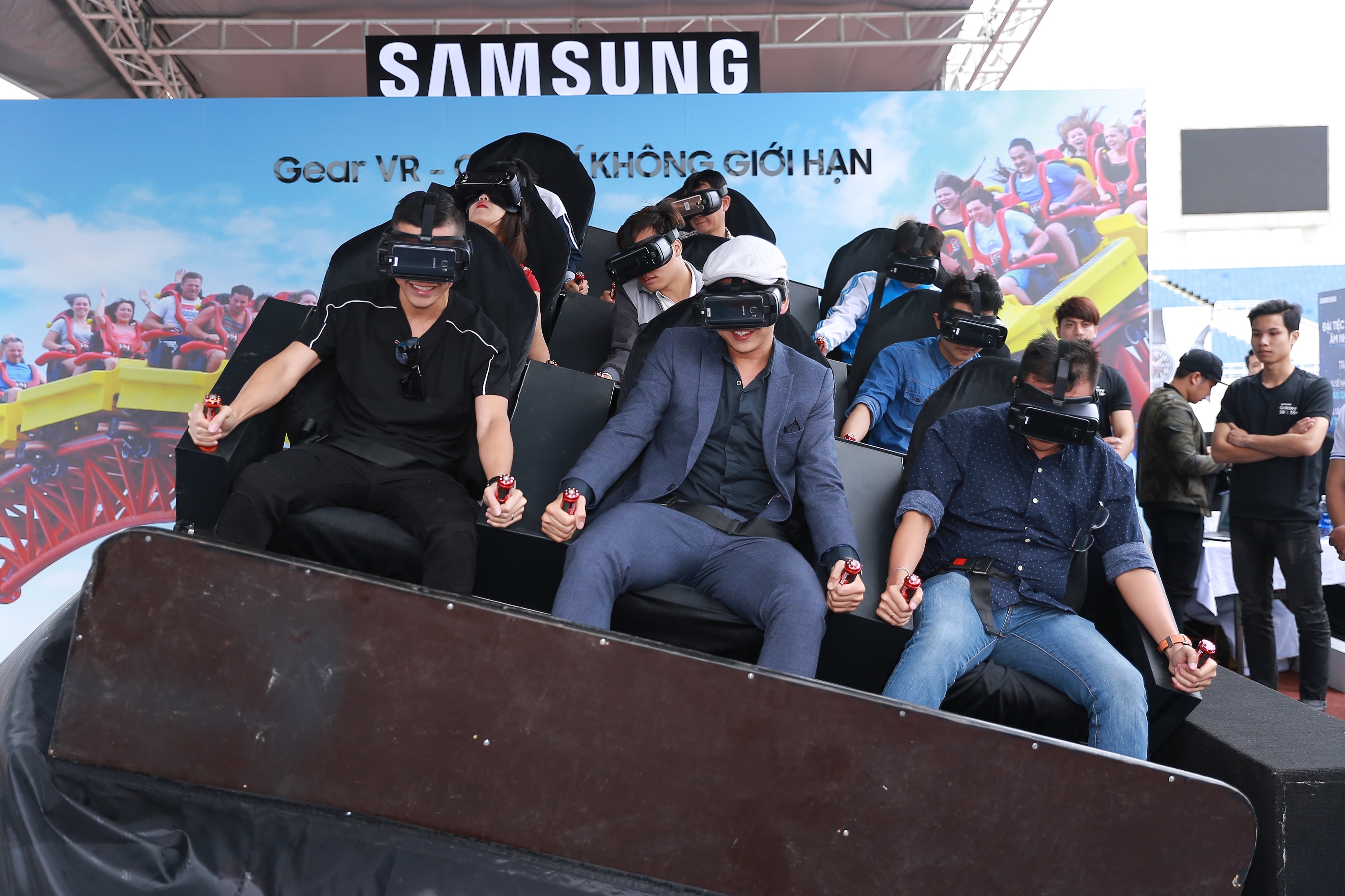 The 8Finity Show anh 1