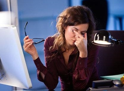 4 thac mac thuong gap ve suy giam thi luc thoi cong nghe hinh anh