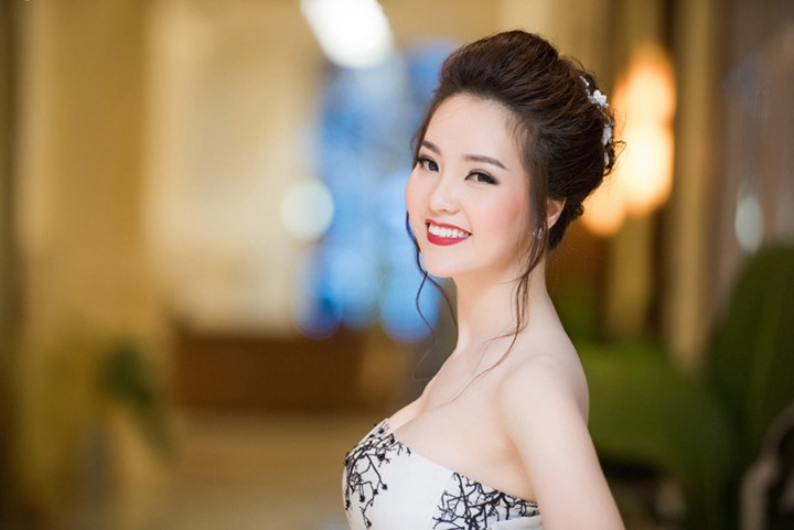 Bi quyet giu gin nhan sac khong can phau thuat tham my cua sao Viet hinh anh