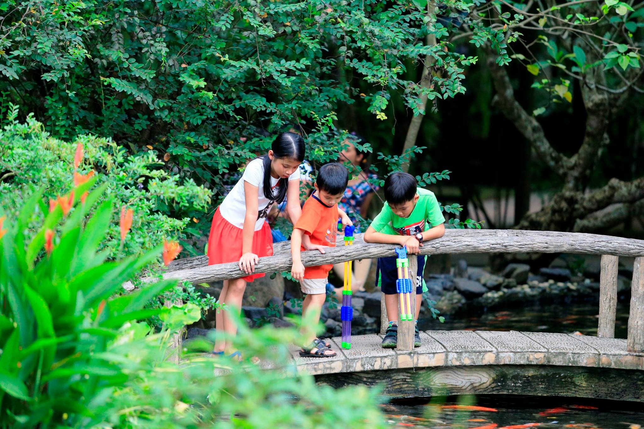 Diem tranh nong, thoa suc vui choi cho ca gia dinh dip le 30/4, 1/5 hinh anh