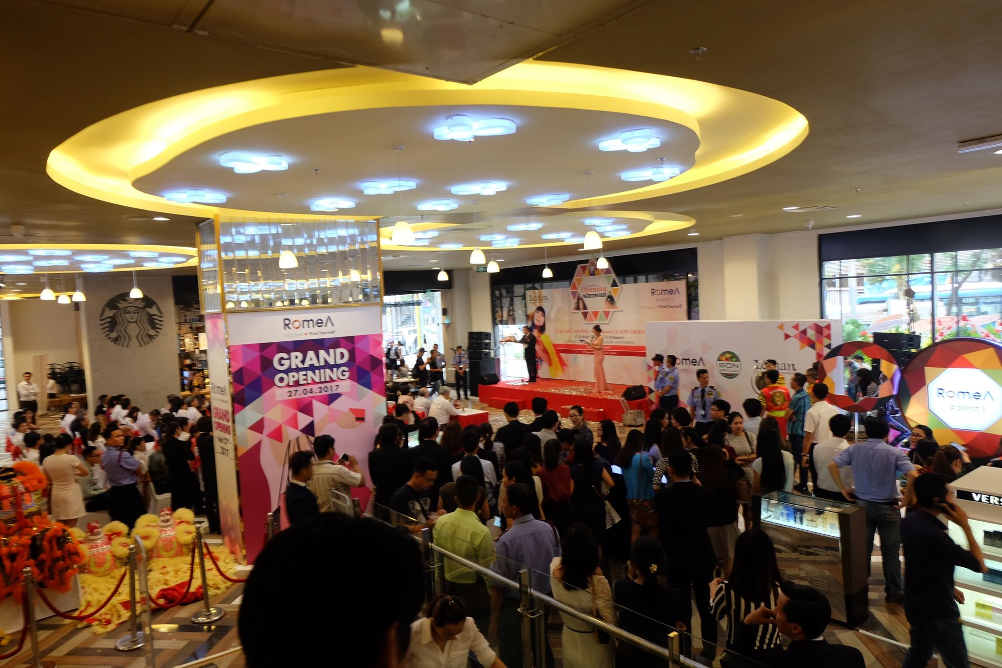 trung tam thuong mai anh 4