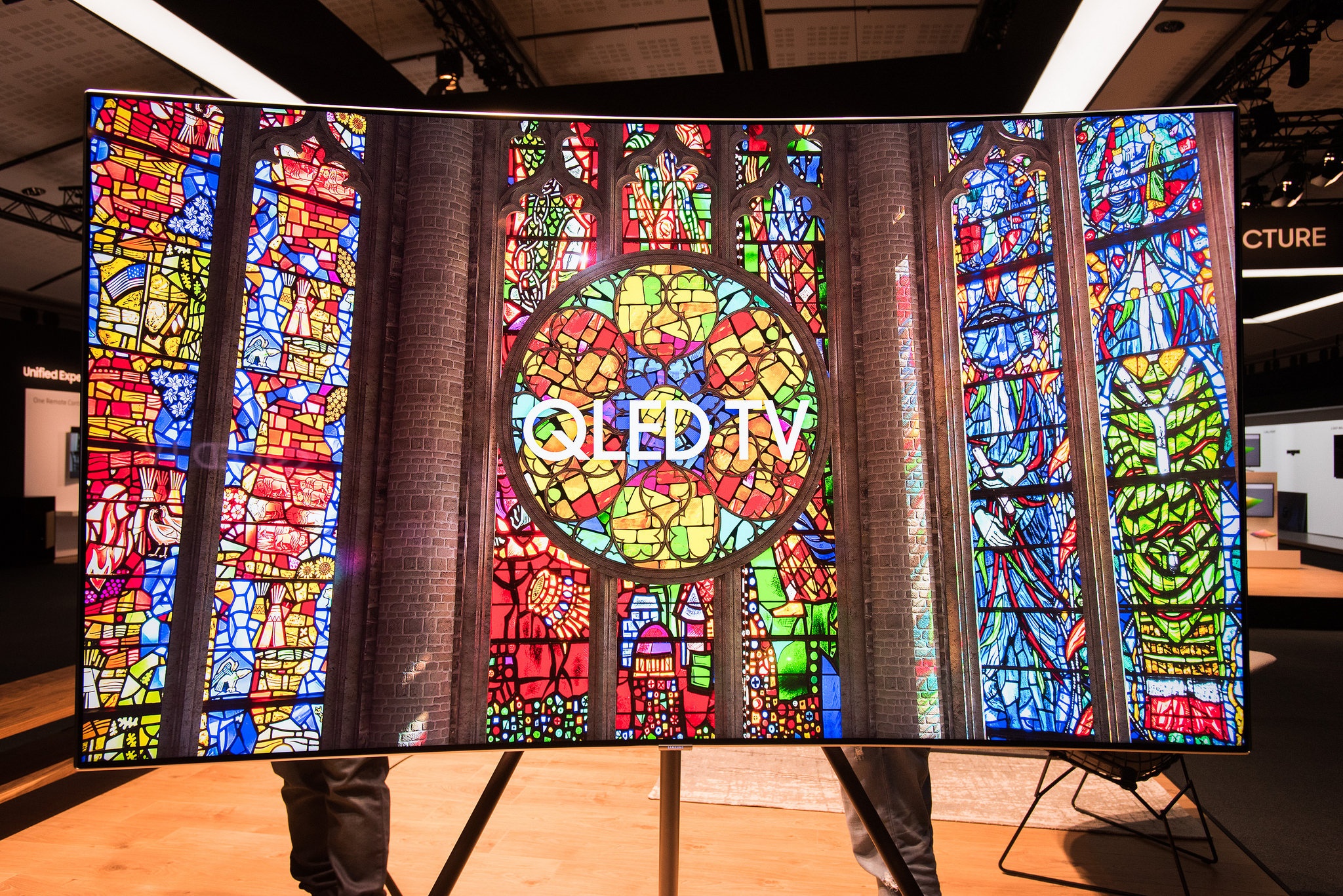 Samsung QLED cho trai nghiem dien anh tuong tu rap chieu phim hinh anh