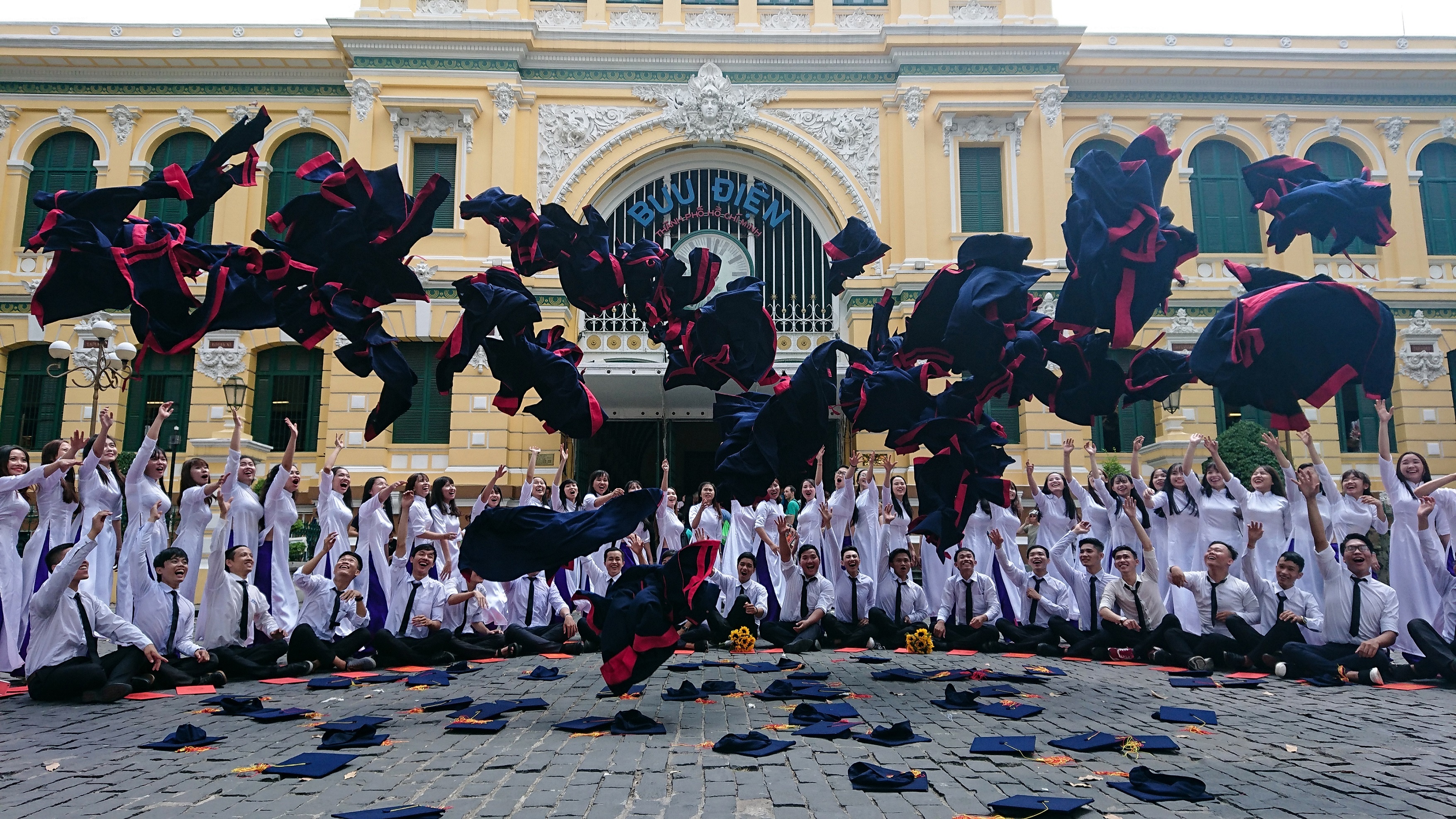 Ngam Sai Gon tu camera Motion Eye cua Xperia XZs hinh anh