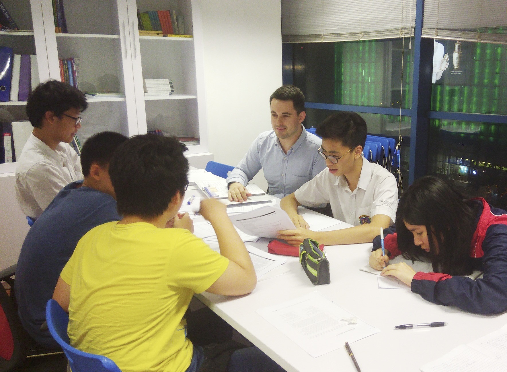 Nang cao diem SSAT, SAT qua cac ky thi danh gia nang luc mien phi hinh anh