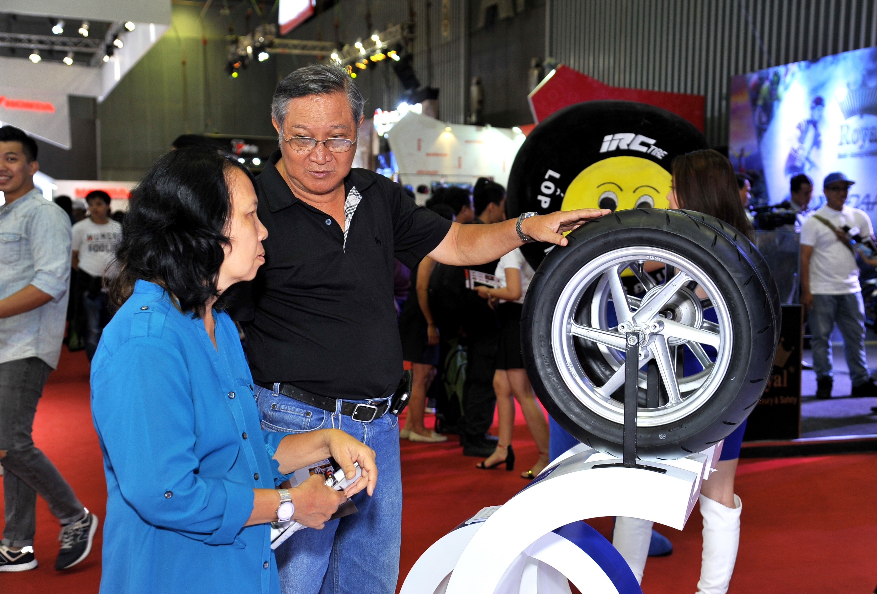 IRC Viet Nam ra mat nhieu dong lop dac biet danh cho xe may hinh anh