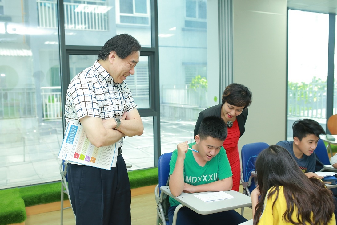 Chuyen gia Nhat Ban tham quan he thong Apollo English Viet Nam hinh anh