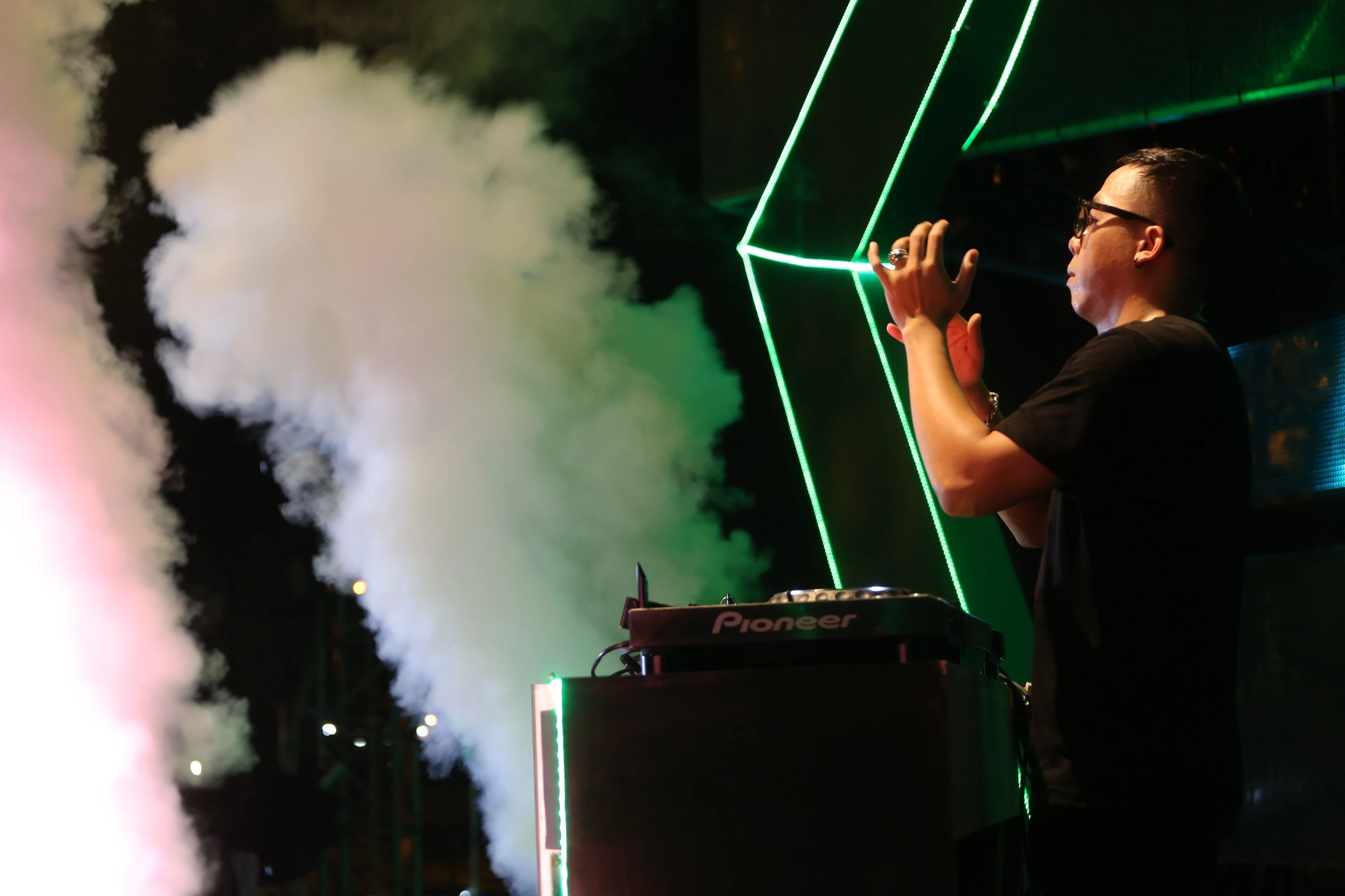 Clear Freshonic,  Clear,  EDM,  Toc Tien,  vuot thac anh 13