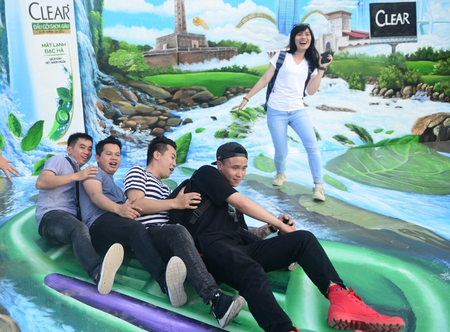 Clear Freshonic,  Clear,  EDM,  Toc Tien,  vuot thac anh 11