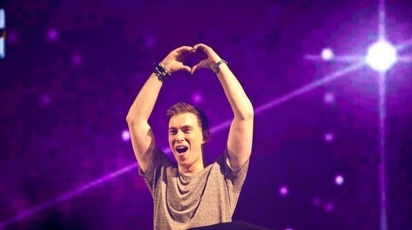 Toc Tien trinh dien EDM cung san khau voi Hardwell hinh anh