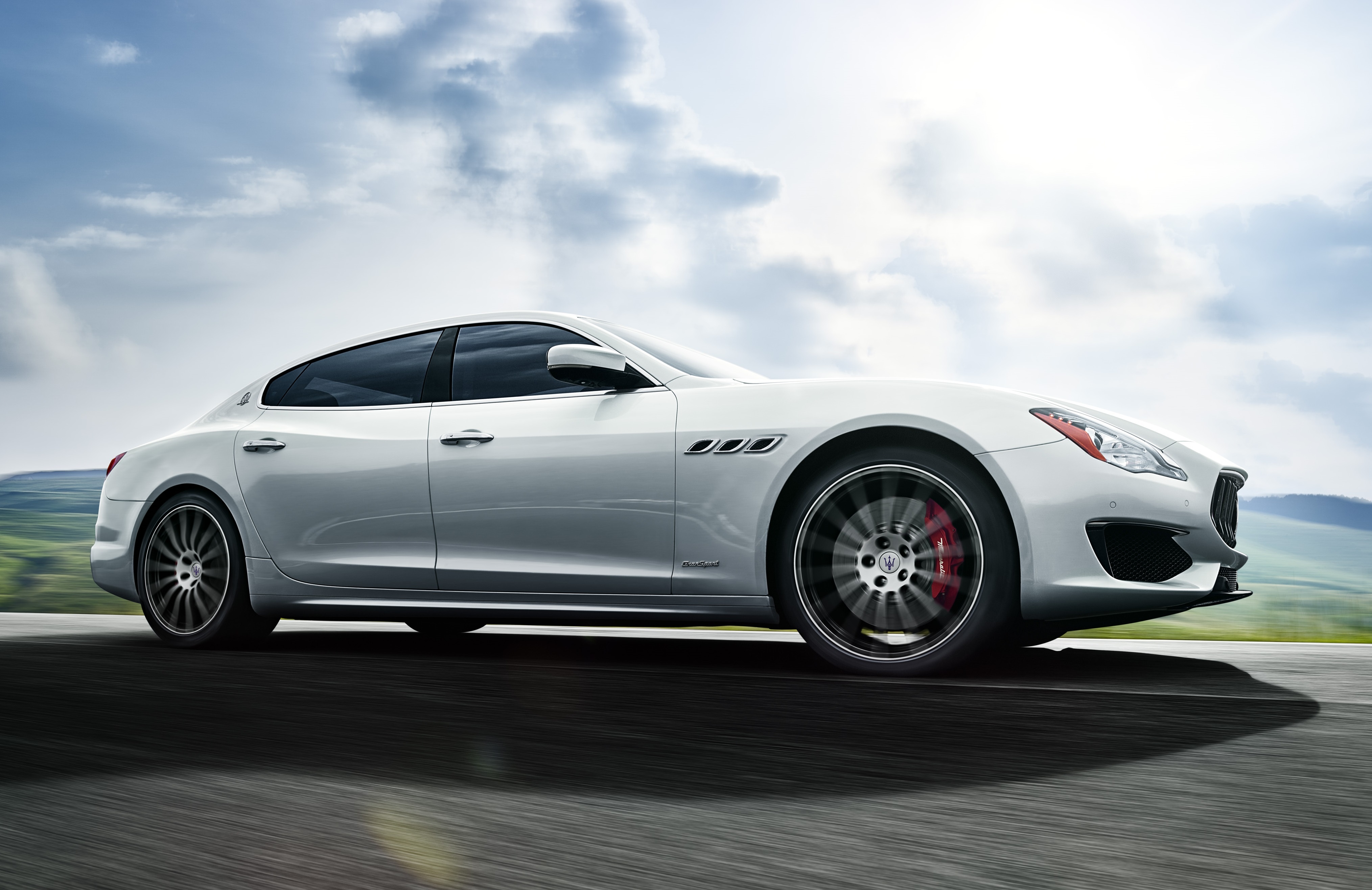 Hardwell dung xe sang khi luu dien tai Viet Nam hinh anh