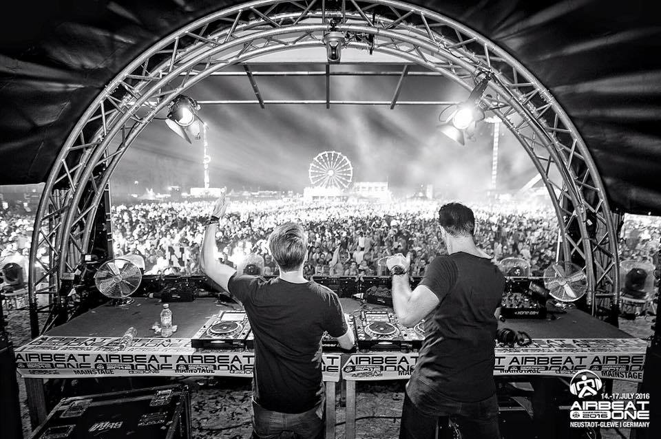 Jewelz và Sparks biểu diễn cùng Hardwell ảnh 2 Jewelz va Sparks bieu dien cung Hardwell anh 2