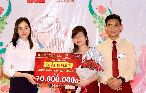 Trao giai cuoc thi 'Me, dieu con muon noi' hinh anh