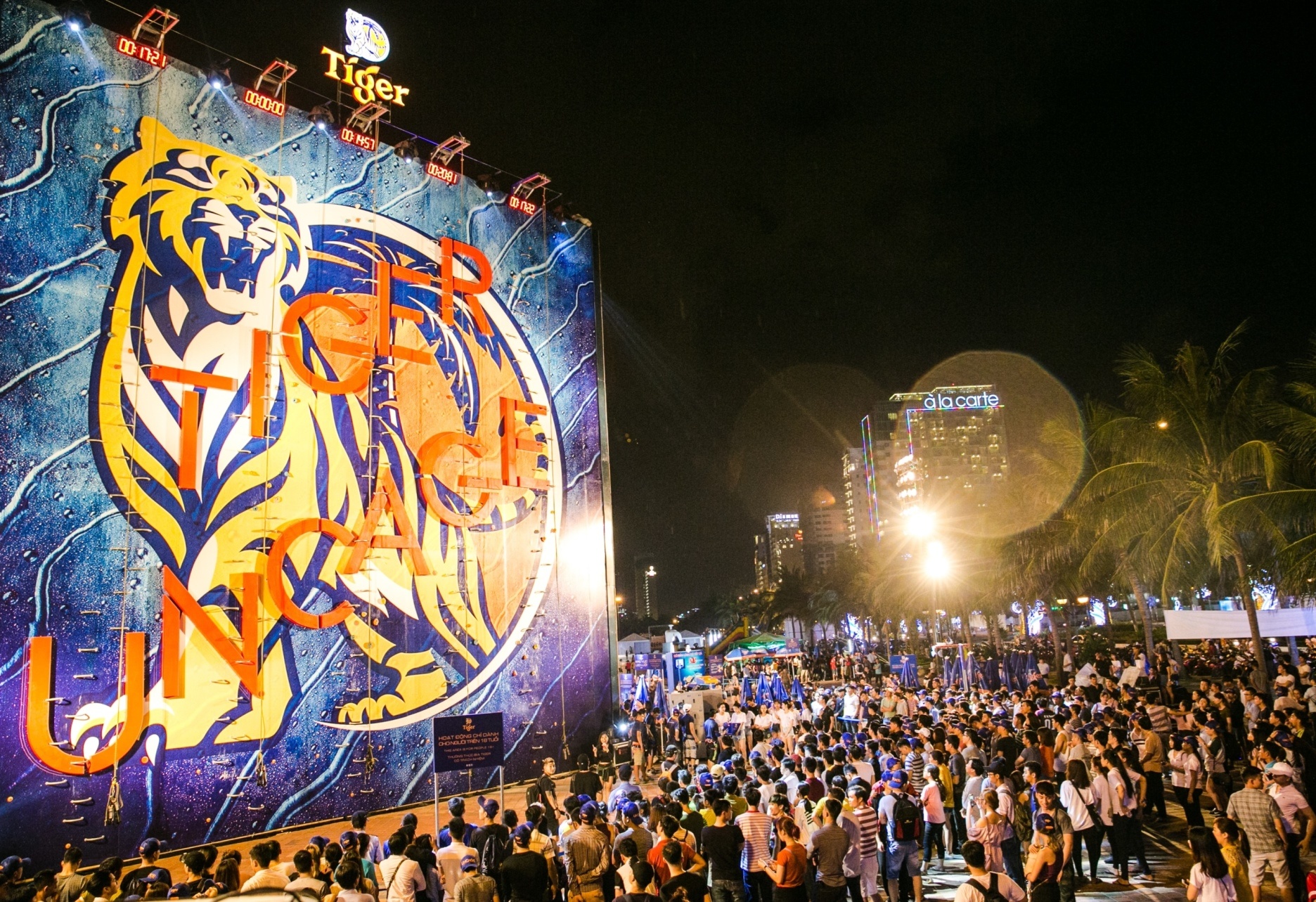 Only C trinh dien Yeu la tha thu o do cao 20 m anh 8