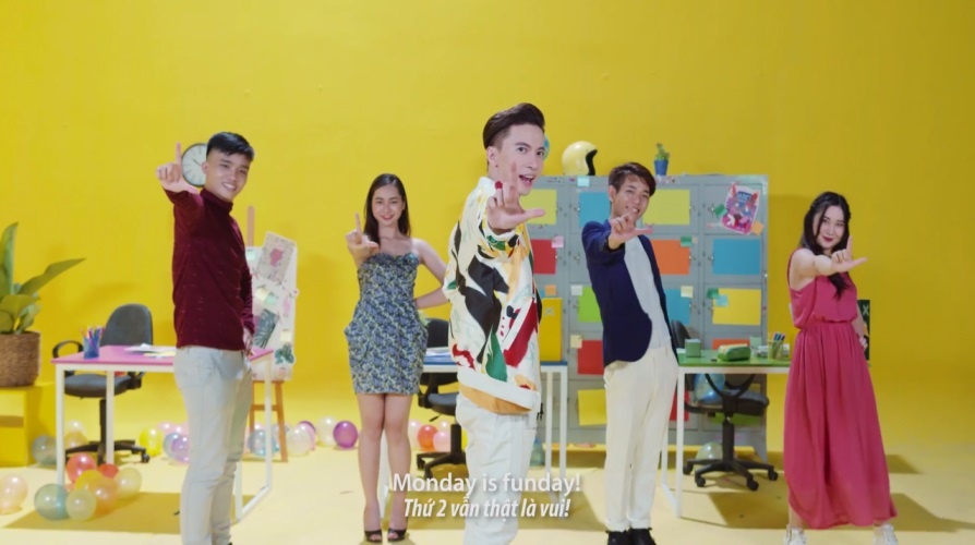 S.T tung MV Monday is funday anh 1