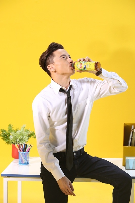 S.T tung MV Monday is funday anh 7